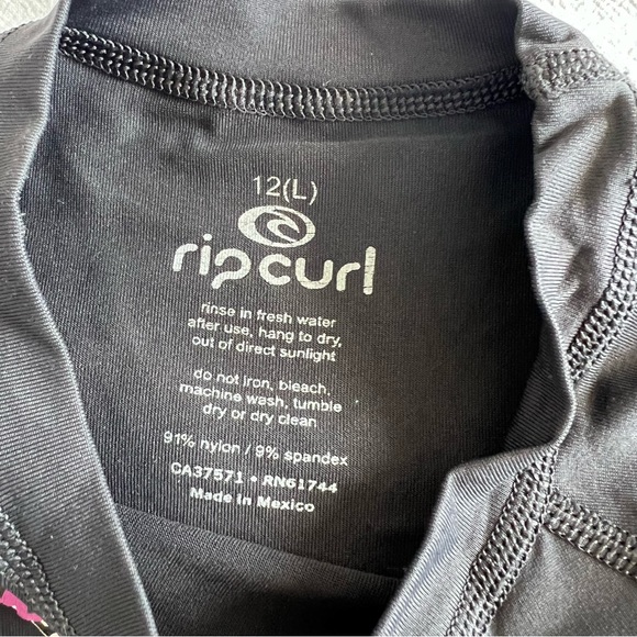 Rip Curl Rash Guard - Picture 4 of 4